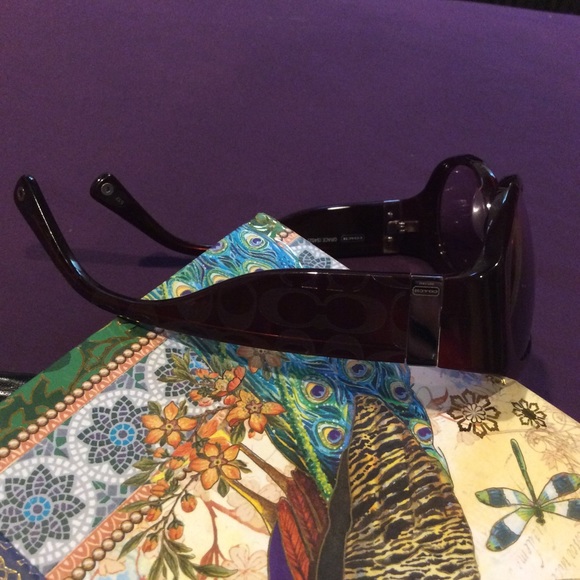 💥SALE! Coach gradient lens burgundy sunglasses - Picture 6 of 8